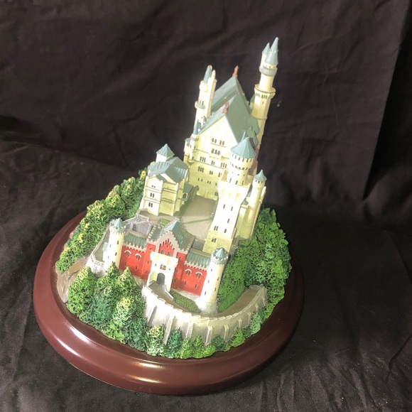Neuschwanstein Bavaria, Germany castle model by Lennox Castles of the World 1999 - Picture 3 of 10